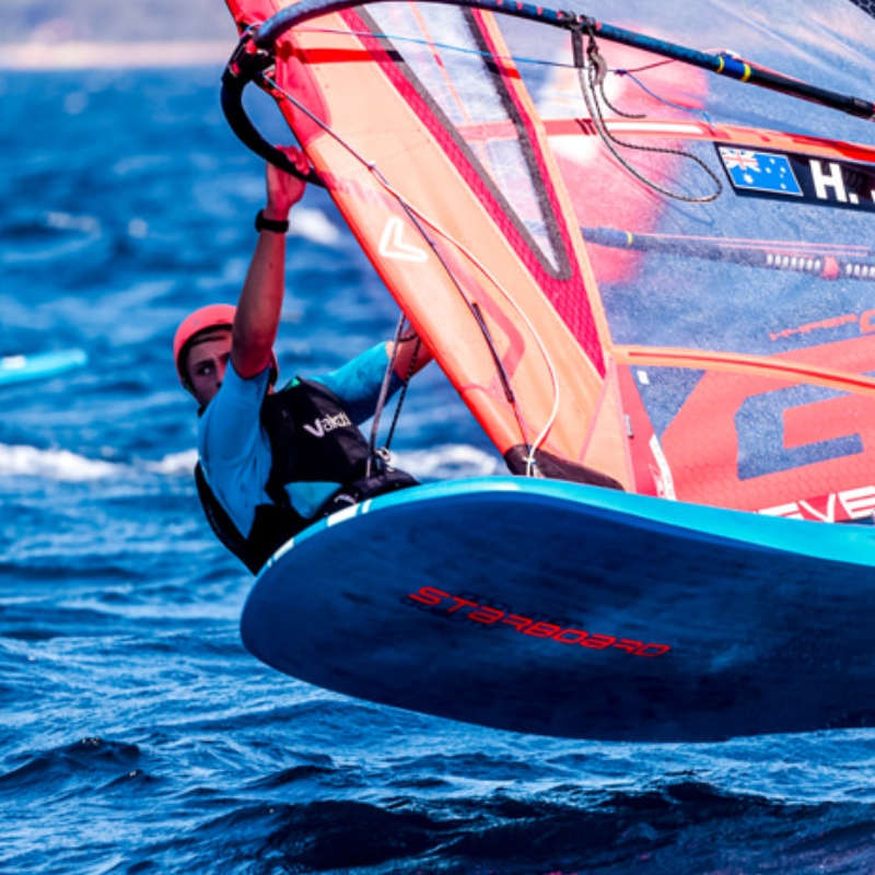 Lần đầu tiên đánh bại thiết bị iqfoil của Windsurfing